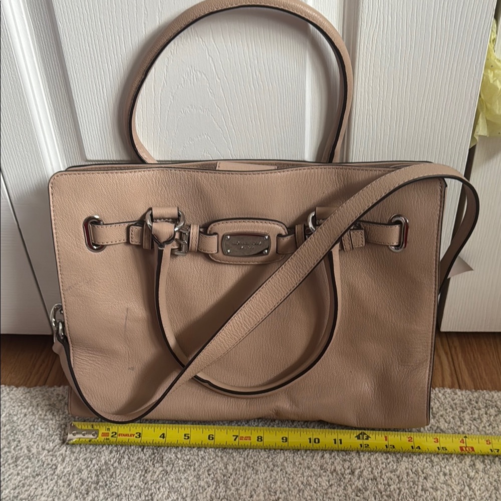 Michael Kors Tan Satchel with Structured Design and Versatile Strap
